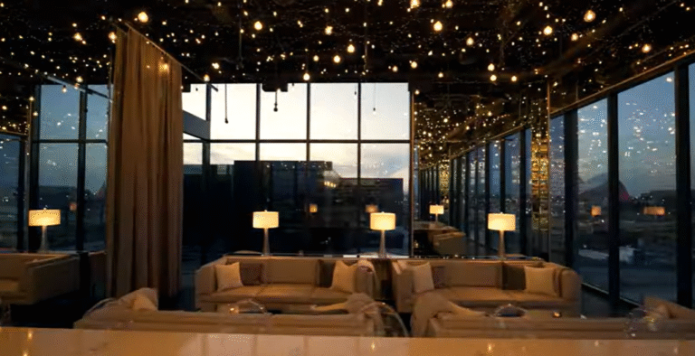 Kc Rooftop Rvc Is This Rooftop Bar Offering the Most Exclusive View in Kansas City ...