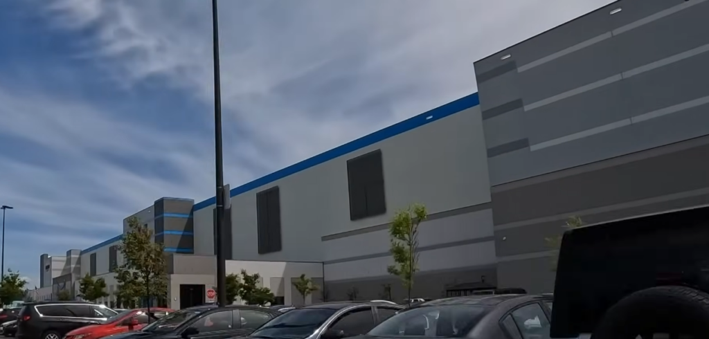 The Amazon Effect: How Mega-Warehouses are Redefining Missouri's Logistics