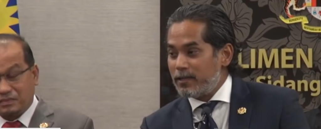 Khairy Jamaluddin vs MYNIC