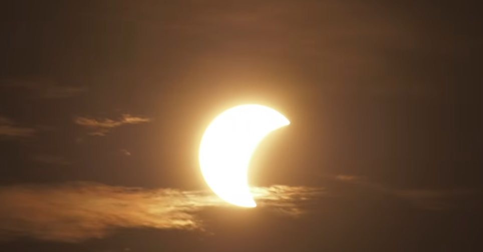 A Qué Hora Es El Eclipse Del 12 De Agosto
